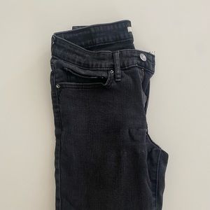 Levi's 711 skinny jeans BLACK
-size 27 
-used condition